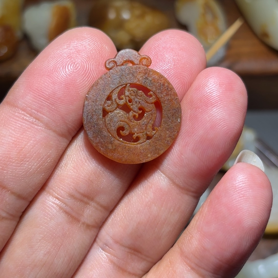 浩***瀚和田玉未镶嵌颈饰