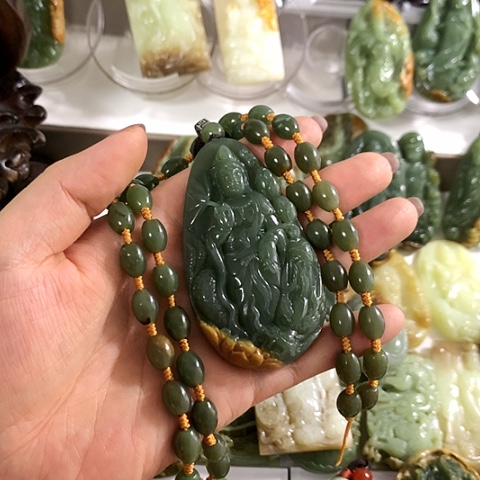 和田玉吊坠未镶嵌英**累