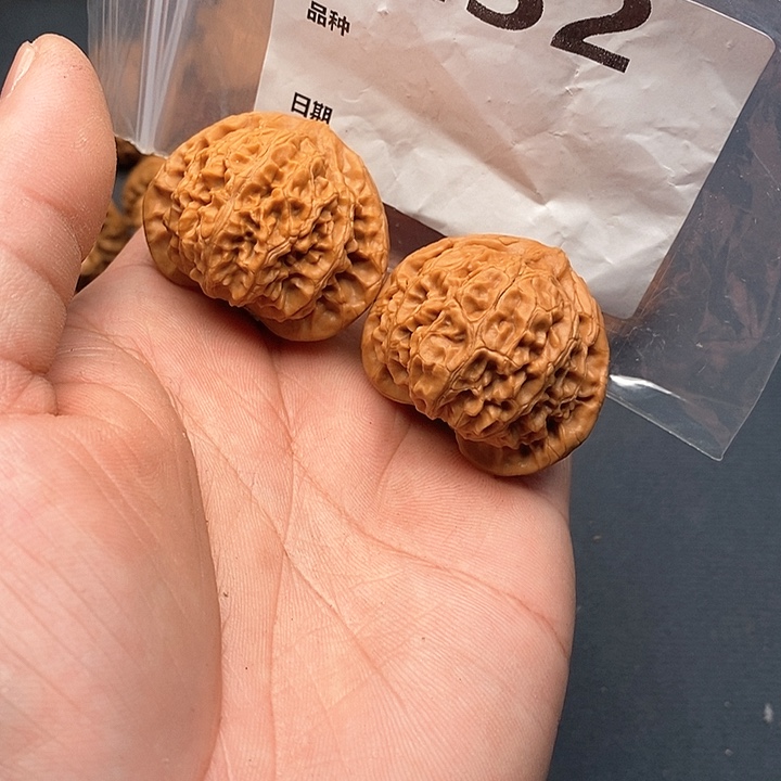 文玩核桃吊坠宫灯39全品252