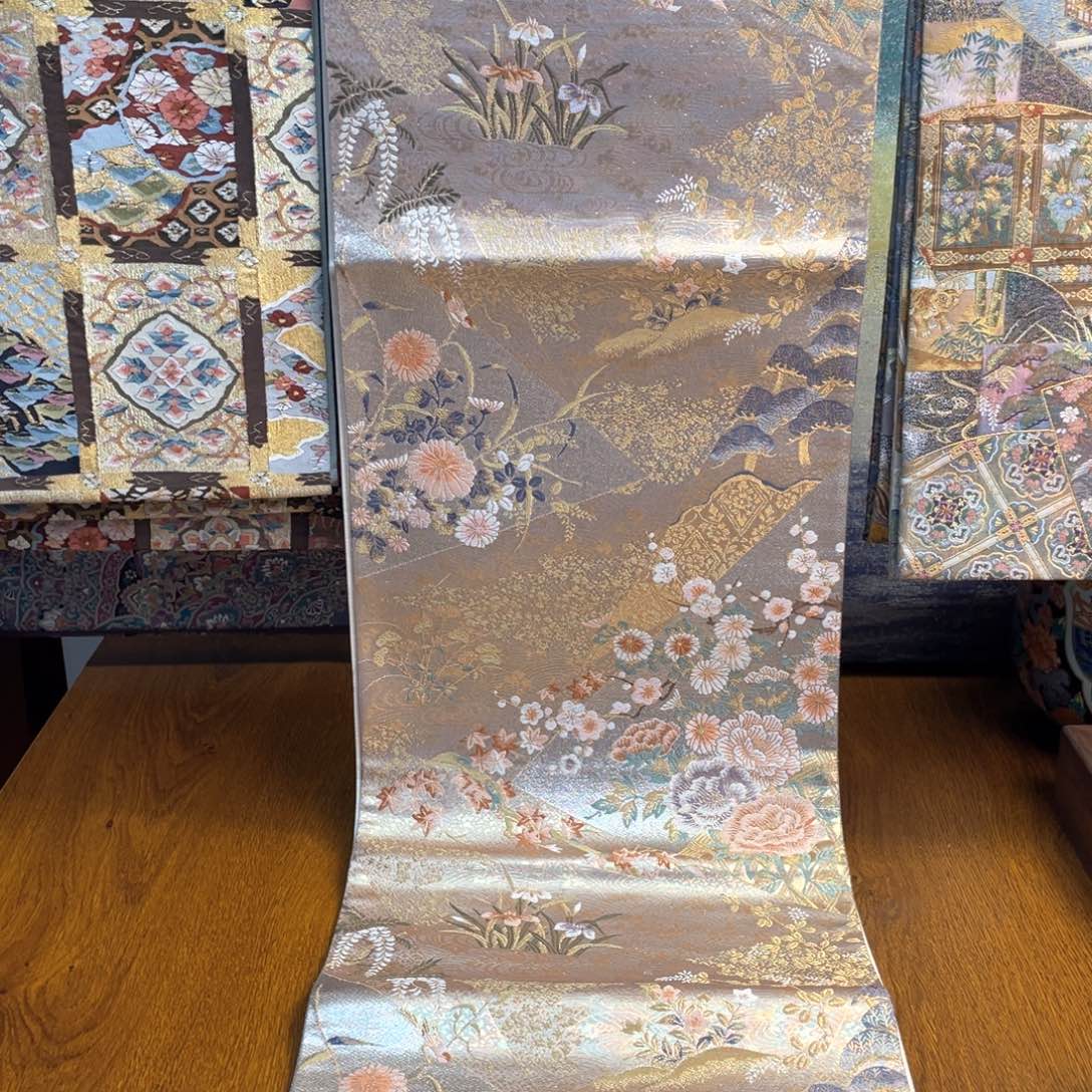织绣不规则庭园纹