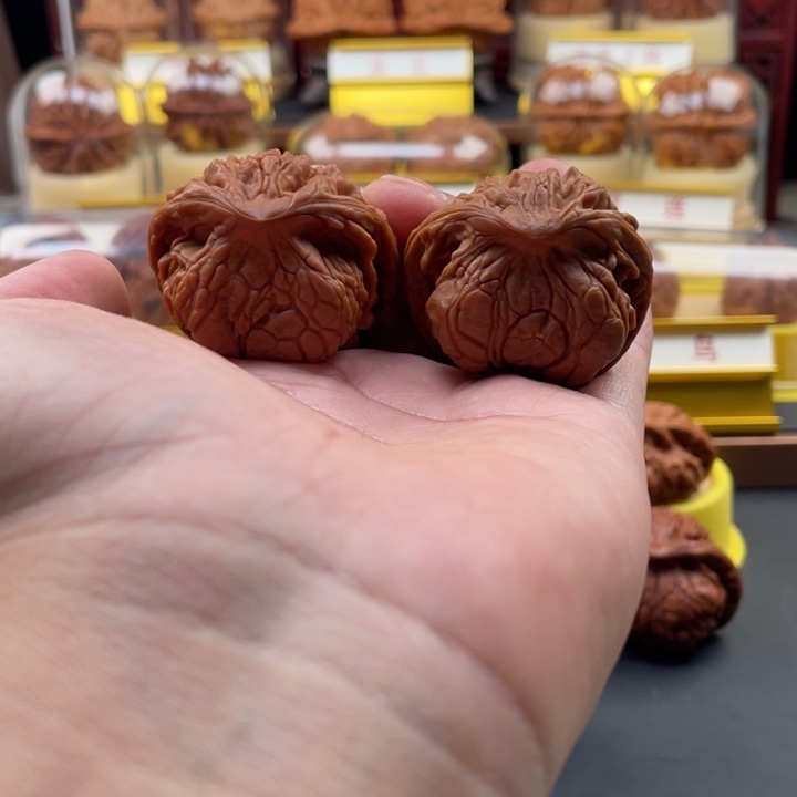 躺***鱼把件文玩核桃官帽蛇头，尺寸41