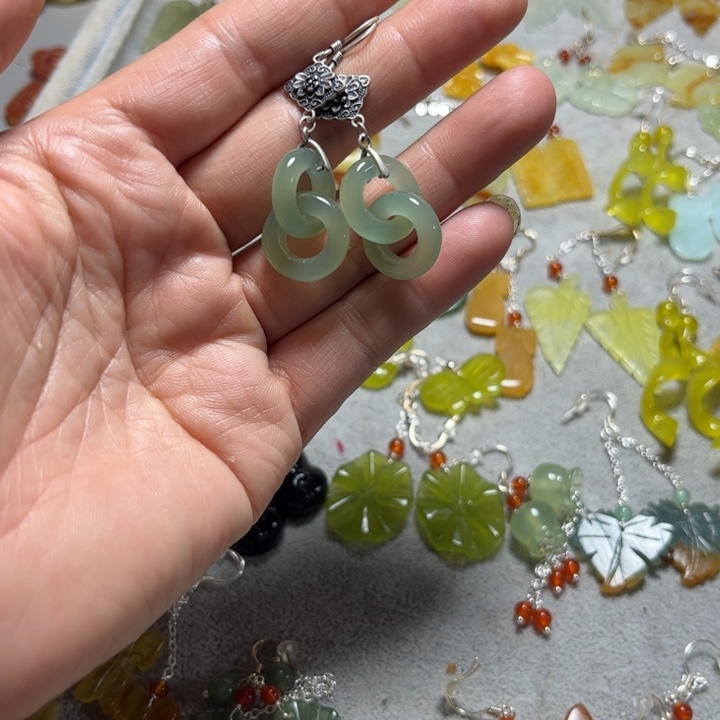 蛇纹石玉耳饰未镶嵌