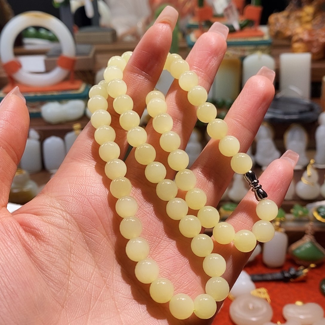 和田玉颈饰未镶嵌