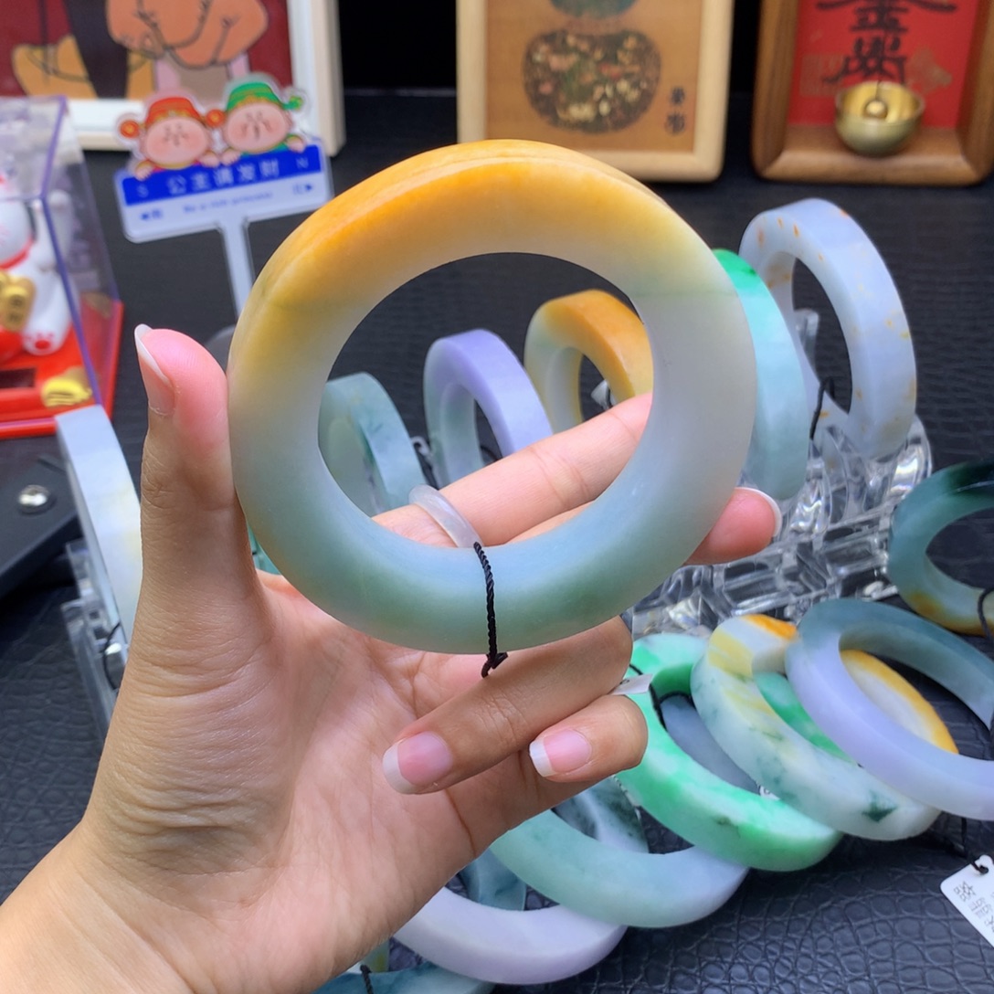 定制翡翠未镶嵌翡翠手镯