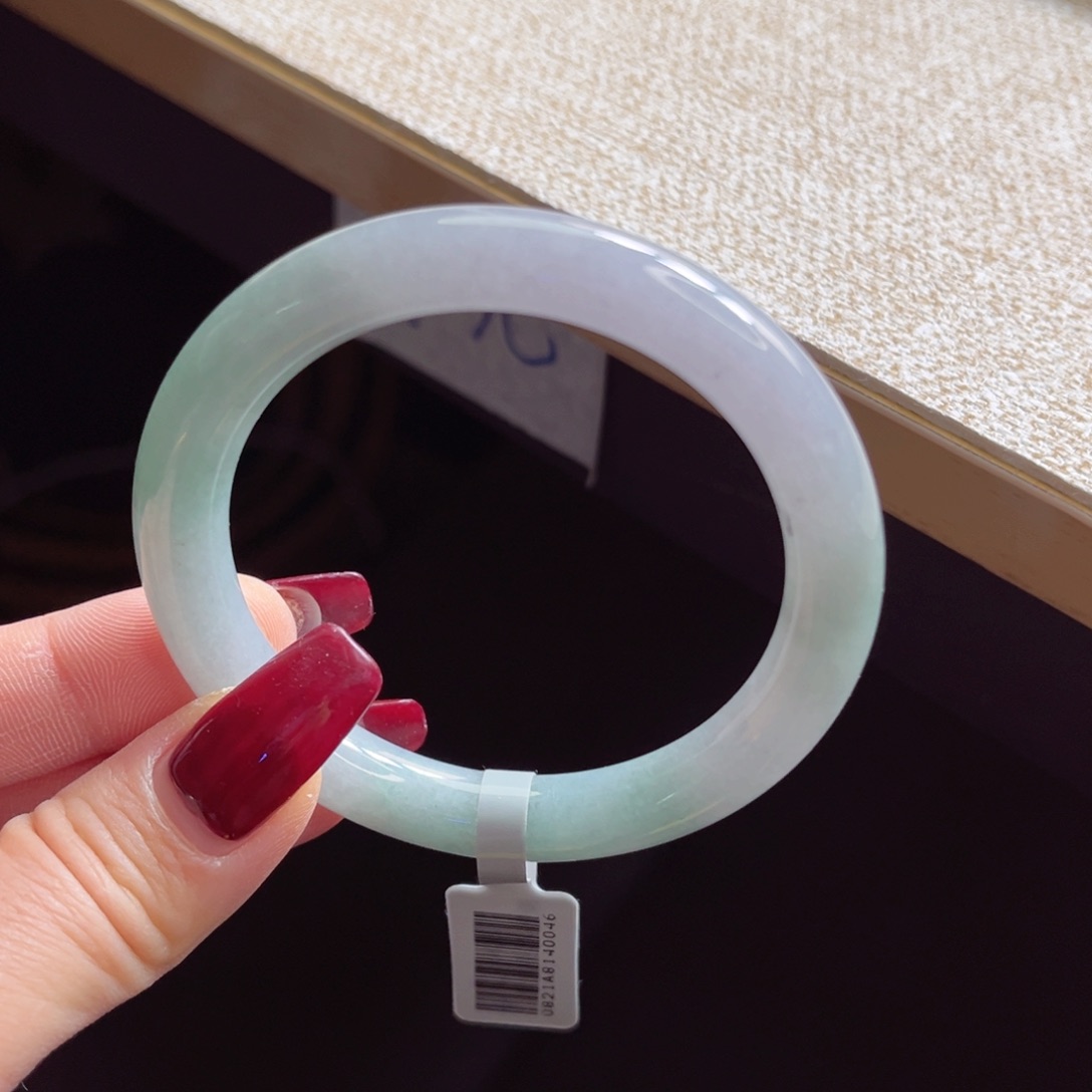 翡翠手镯未镶嵌手镯