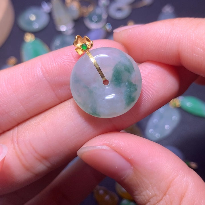 颈饰18K金镶嵌翡翠翡翠