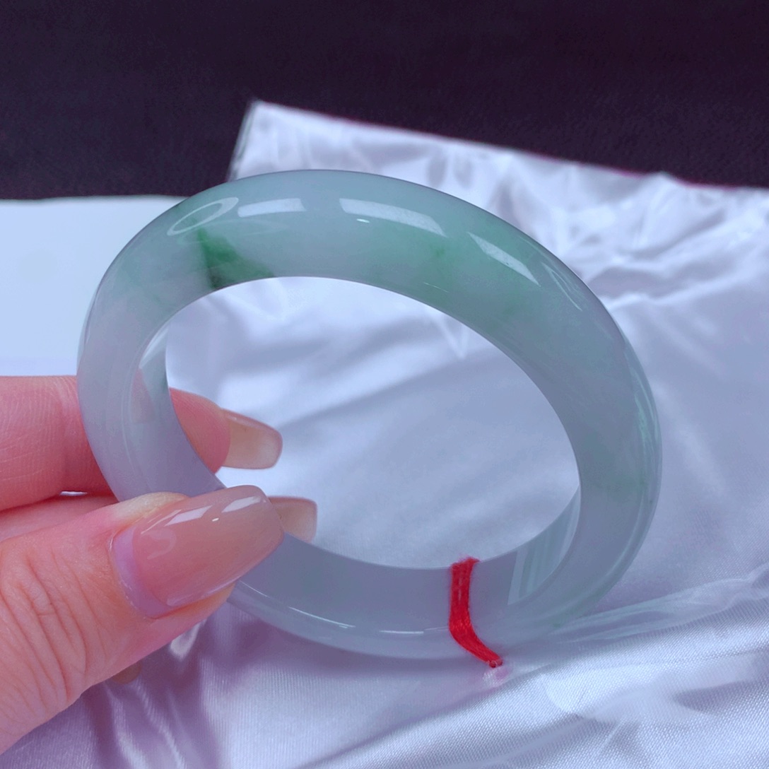 翡翠手镯未镶嵌手镯