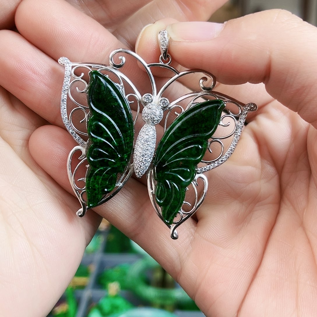 翡翠颈饰银S925镶嵌吊坠