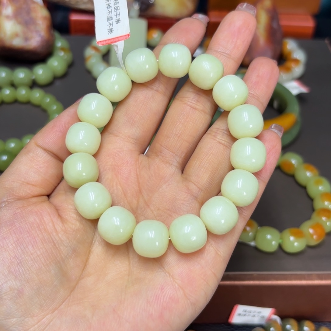 未镶嵌手链透闪石质玉