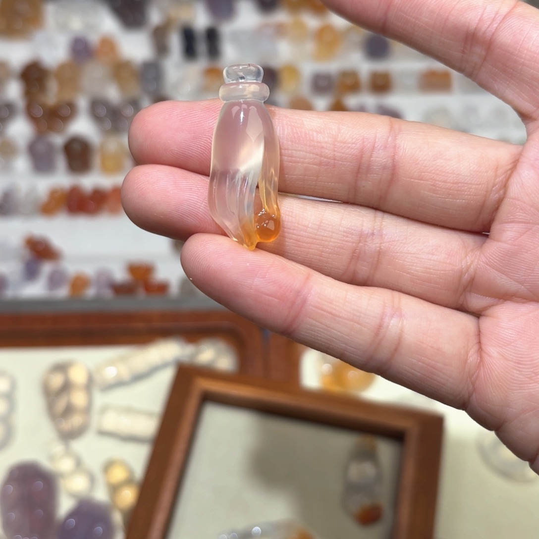 玛瑙/玉髓颈饰未镶嵌微****?