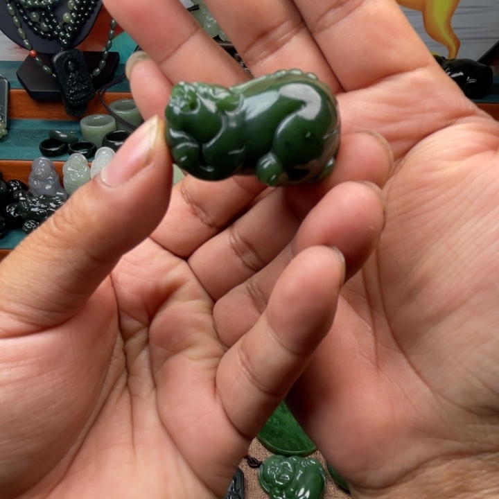 和田玉未镶嵌吊坠(不含链)