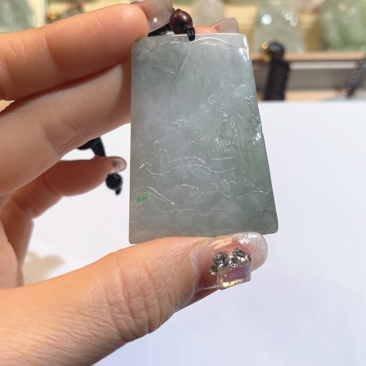 翡翠颈饰未镶嵌翡翠