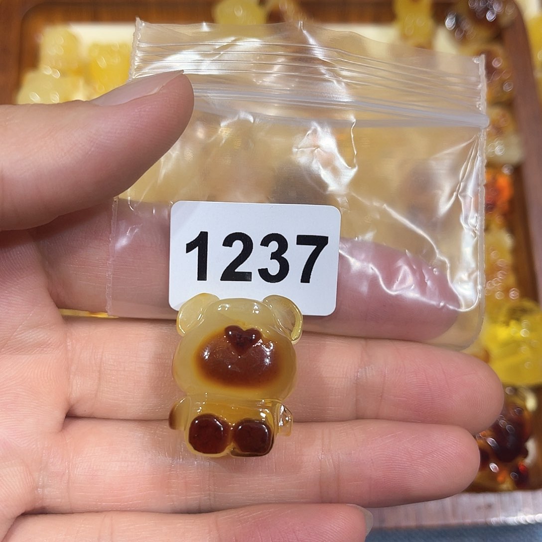 琥珀珠宝奇石未镶嵌