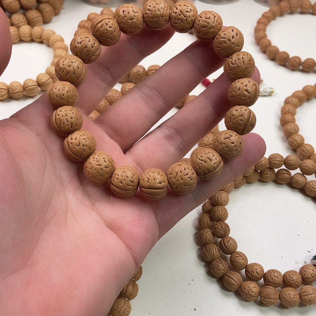 亮***子吊坠桃核111111111111111