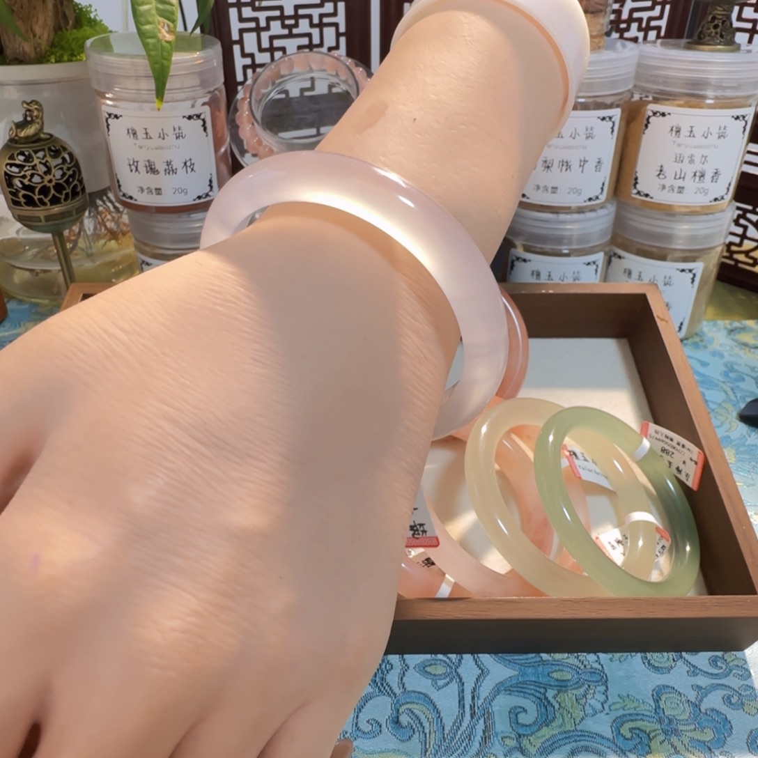 玛瑙/玉髓未镶嵌手镯特价白月光正圈56.8-10.8-7.7