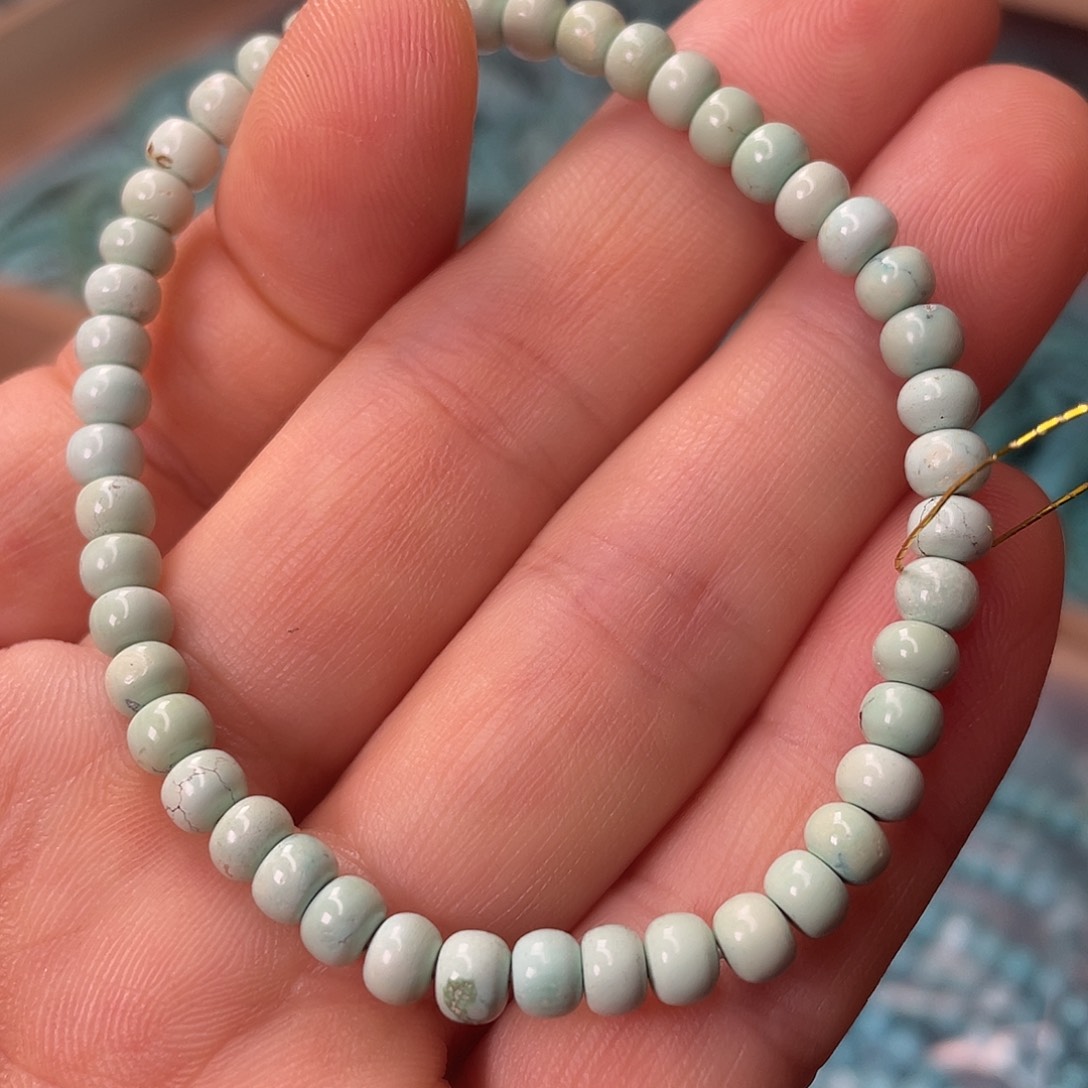 绿松石未镶嵌颈饰