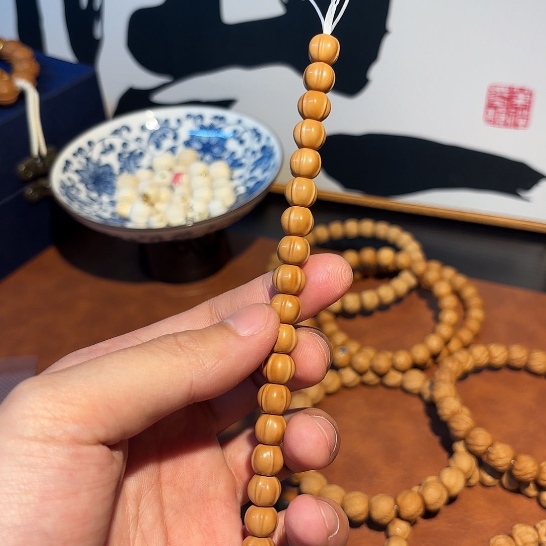 萌***仔猴头核桃吊坠小鲨鱼
