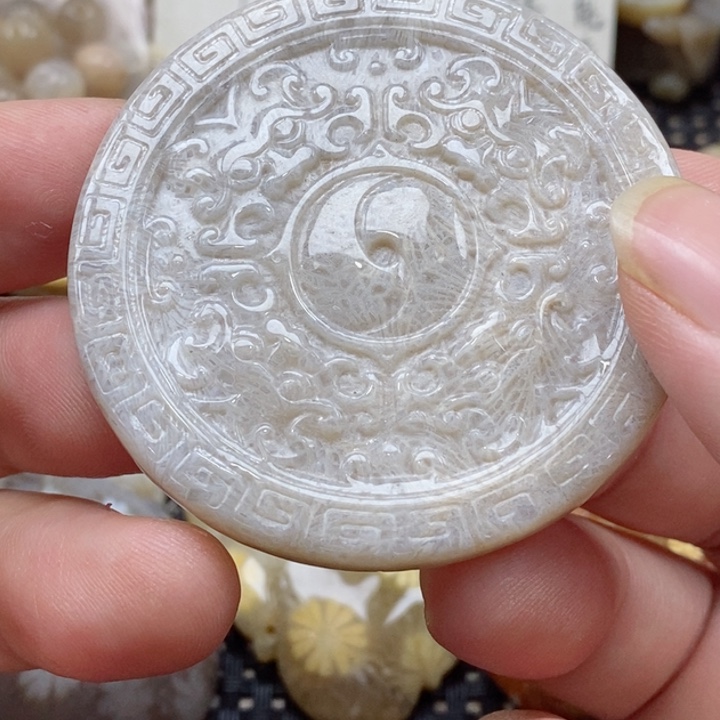 硅化珊瑚（珊瑚玉）颈饰未镶嵌