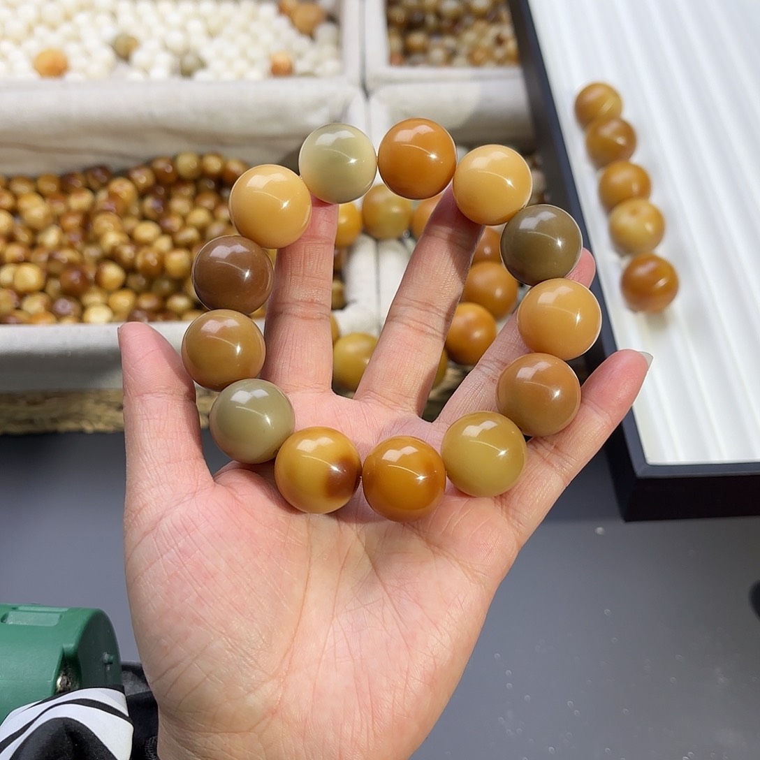 菩提根/象牙果手串筝*卡20-21干磨13颗微微瑕