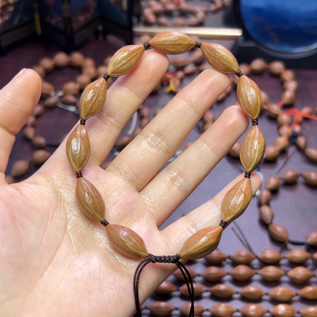 a***n手串/手链橄榄核油 瓜子 1.1 2.2左右