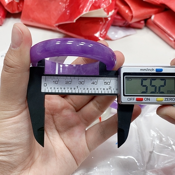 W****翡翠手镯未镶嵌125 号库存×2去拍=128元