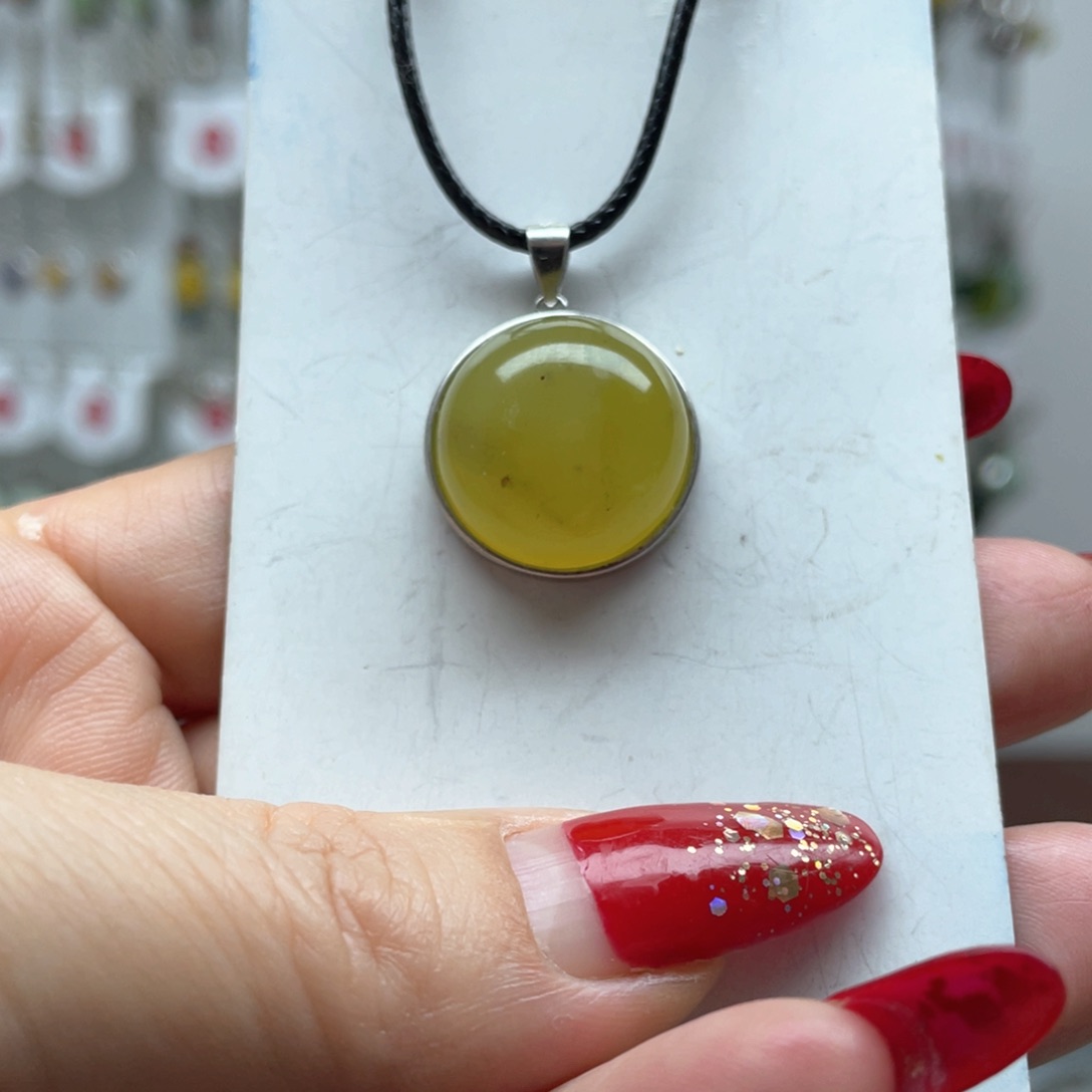 蛇纹石玉吊未镶嵌