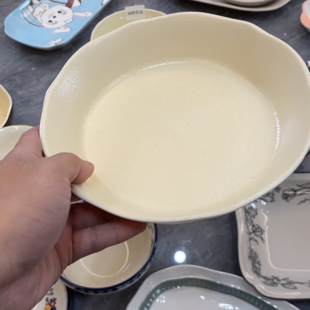 陶瓷微瑕餐具介意勿拍，满18飞！