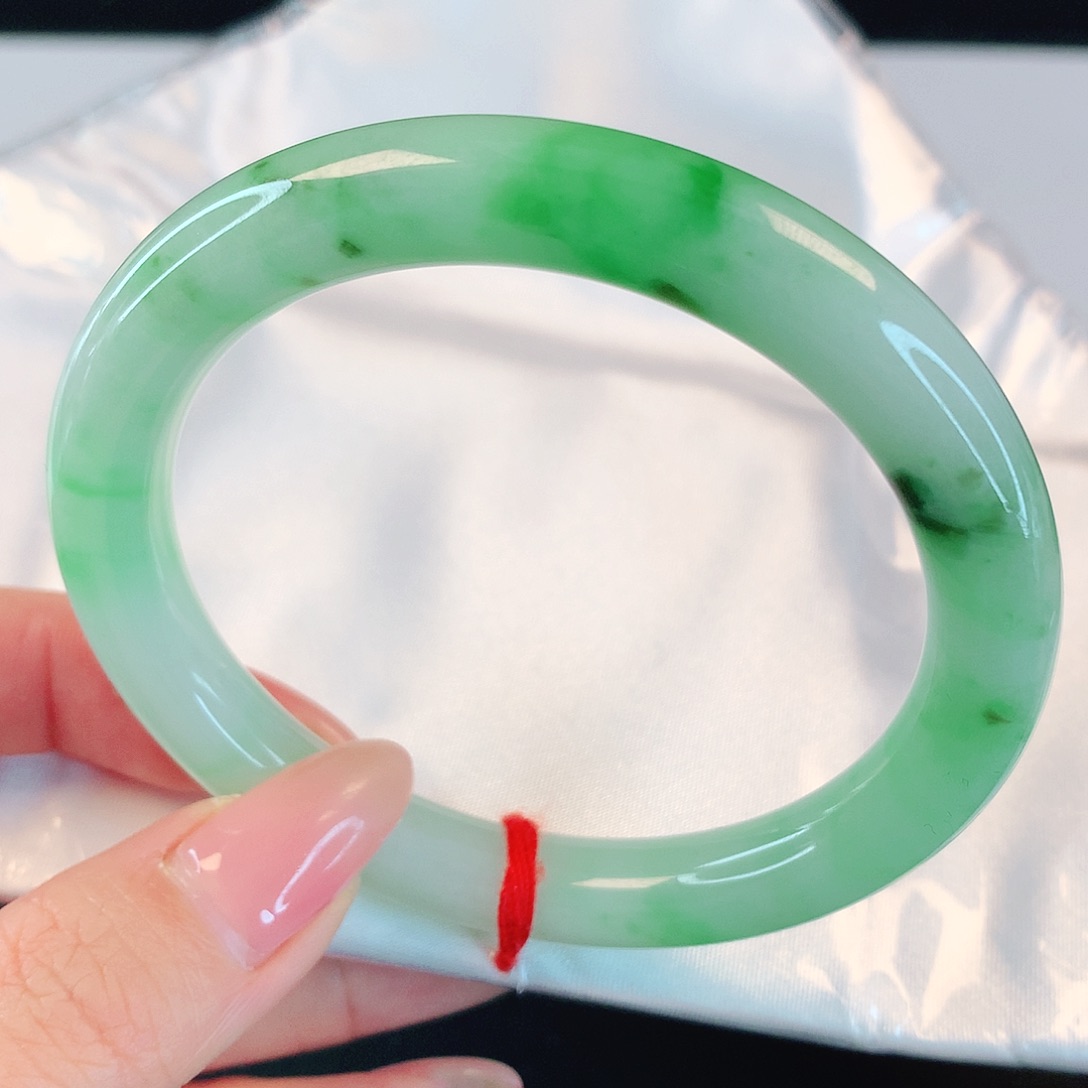 翡翠手镯未镶嵌1072翡翠