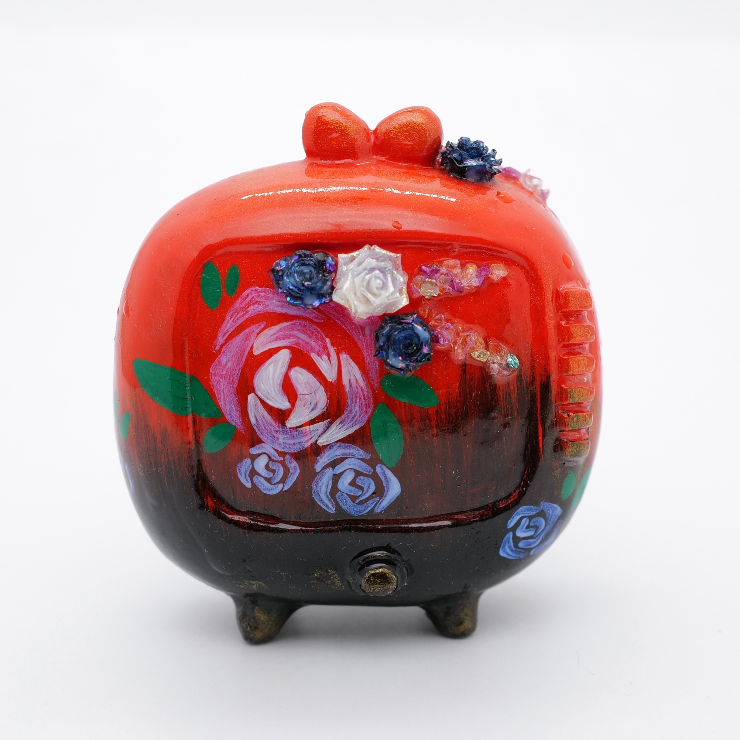 PM 王甜心工作室《电视机》石膏作品，仅一件（非王甜心本人绘画）