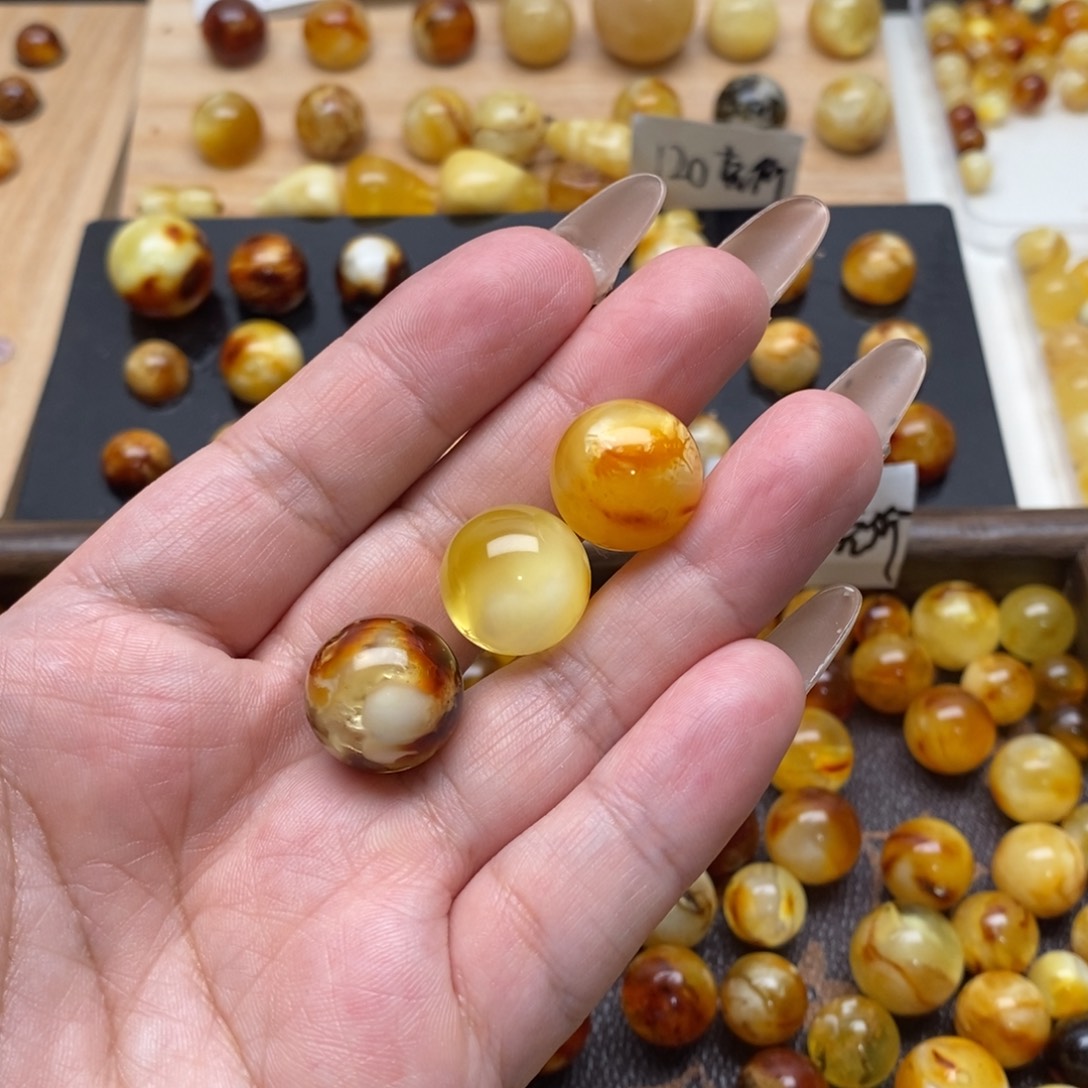 锤****琥珀未镶嵌珠宝奇石蜜蜡