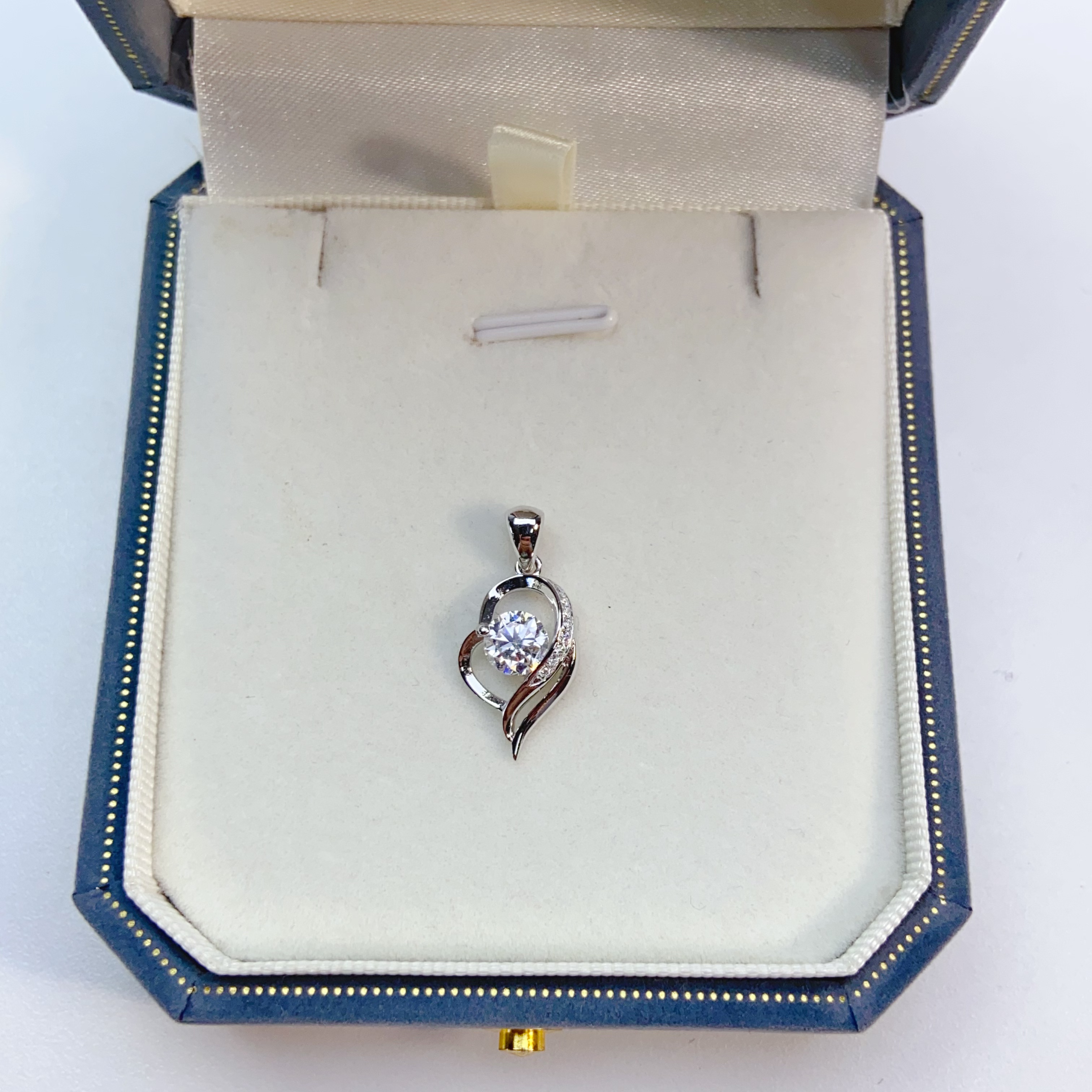 Pt950铂金镶嵌心中有你吊坠2.08克气质时尚百搭