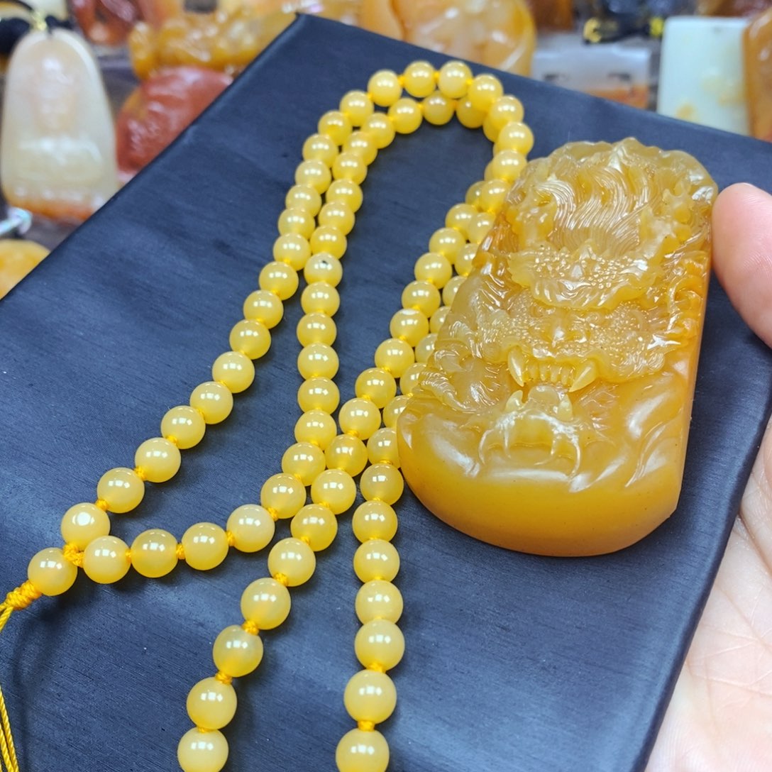 石英质玉颈饰未镶嵌