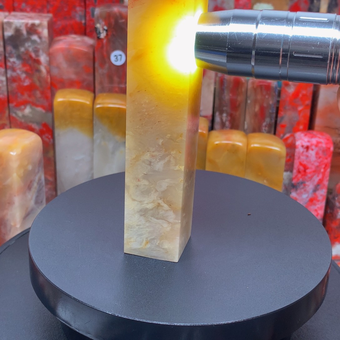 昌化石金玉冻鸡血石印章