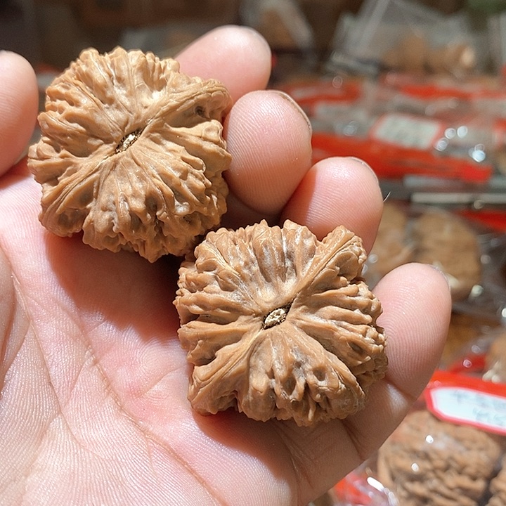 文玩核桃吊坠l**k南疆