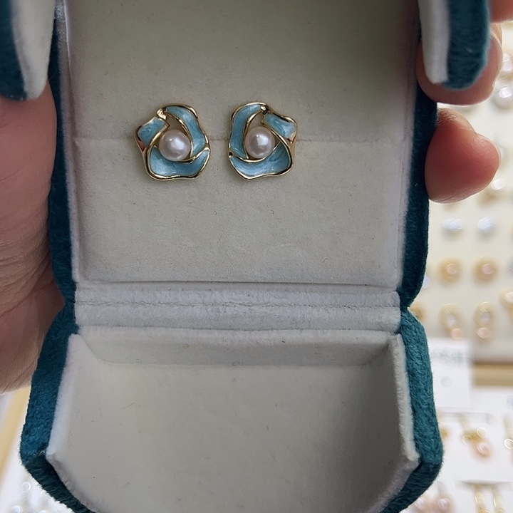 合金耳饰淡水珍珠