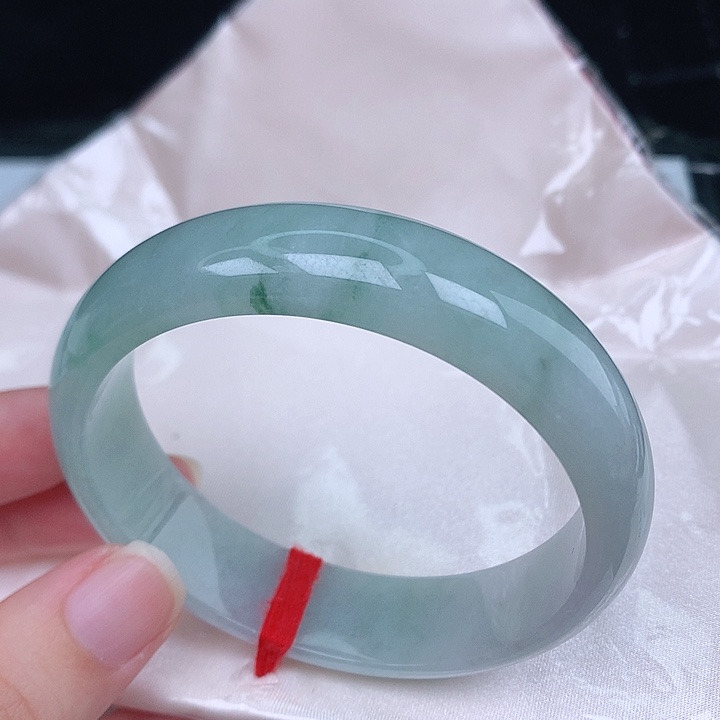 翡翠手镯未镶嵌天然