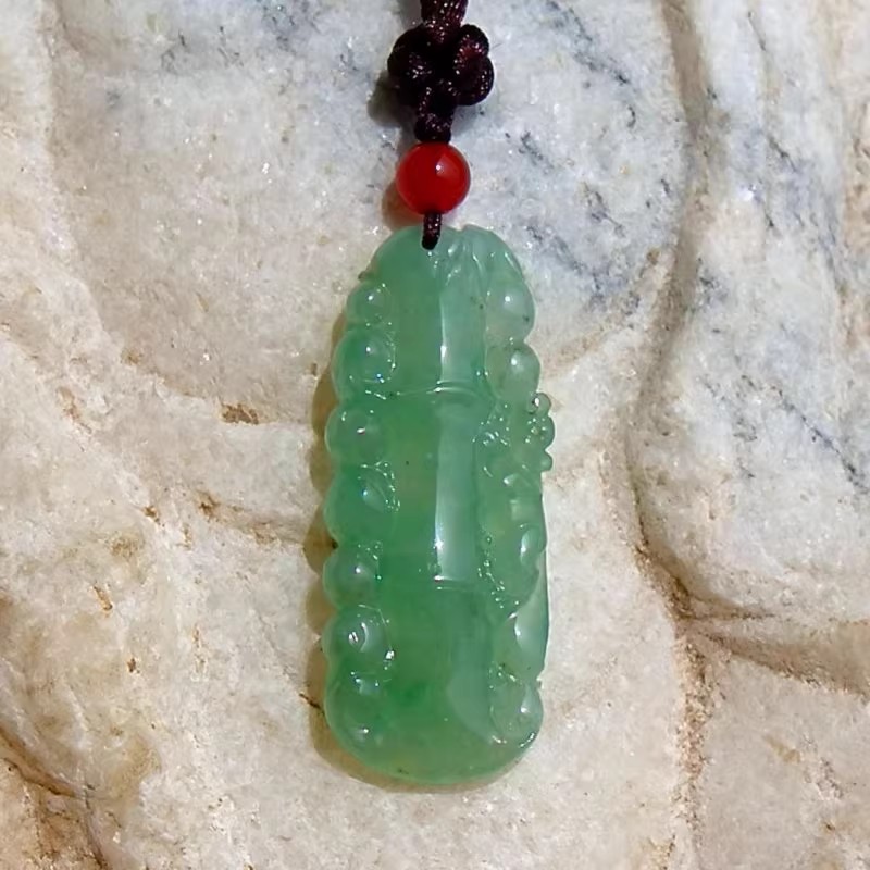 云=露1501天然A货缅甸老坑阳绿翡翠竹节节高吊坠挂件手工雕刻证书