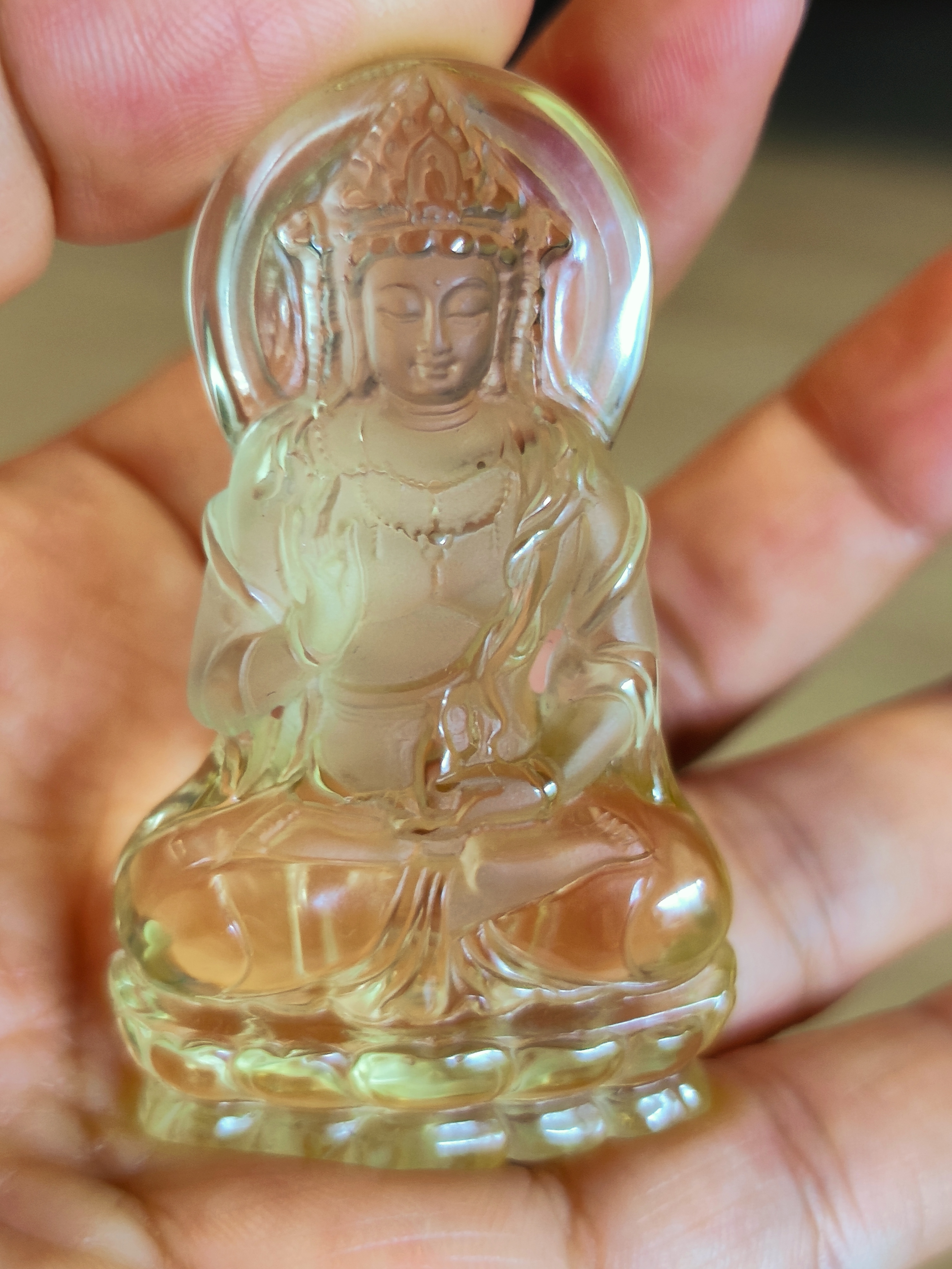 天然黄水晶观音吊坠，晶体通透干净，尺寸60.5*34.3*13.5mm，35.6克