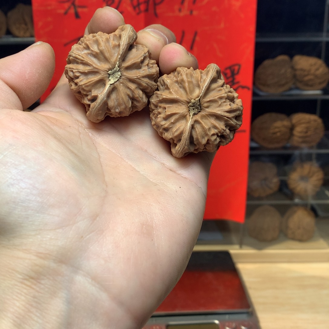 文玩核桃吊坠宫灯