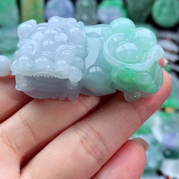 翡翠颈饰未镶嵌爱*翡翠