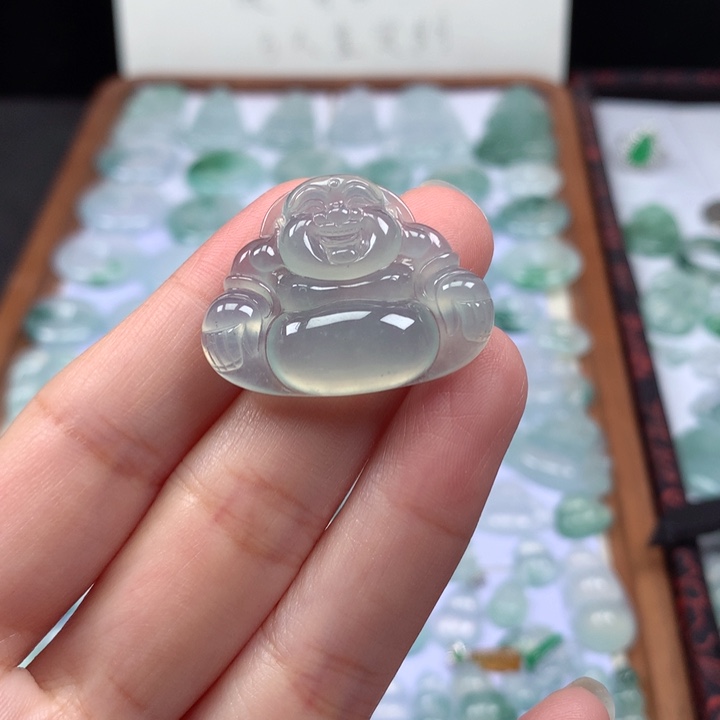 颈饰未镶嵌翡翠冰种晴底佛公