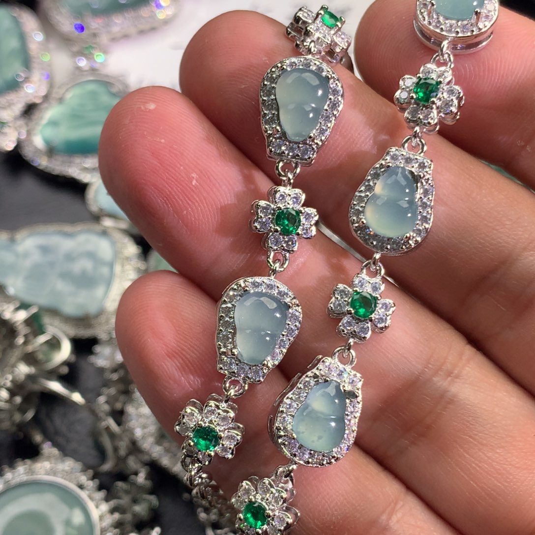 翡翠颈饰未镶嵌葫芦手链