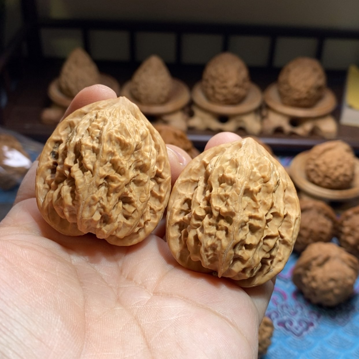 【闪购商品】文玩核桃吊坠东方红赤焱