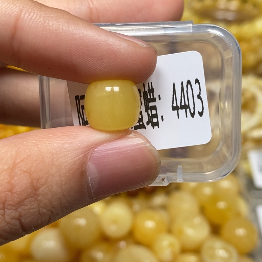 蜜蜡未镶嵌珠宝奇石4403