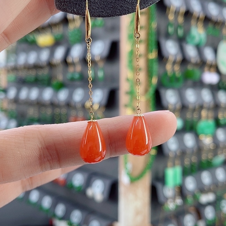 18K金镶嵌耳饰南红玛瑙