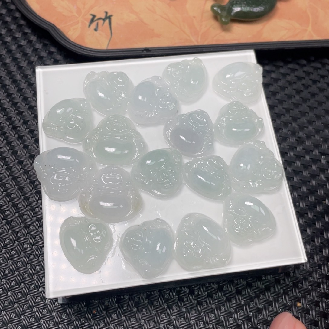 和田玉未镶嵌颈饰冰翠佛公