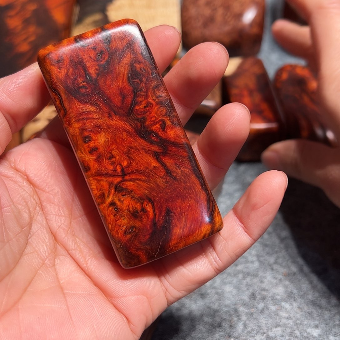 阎***平染料紫檀（血檀）赞比亚血檀