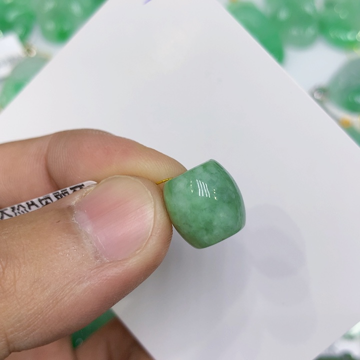 颈饰未镶嵌翡翠1111
