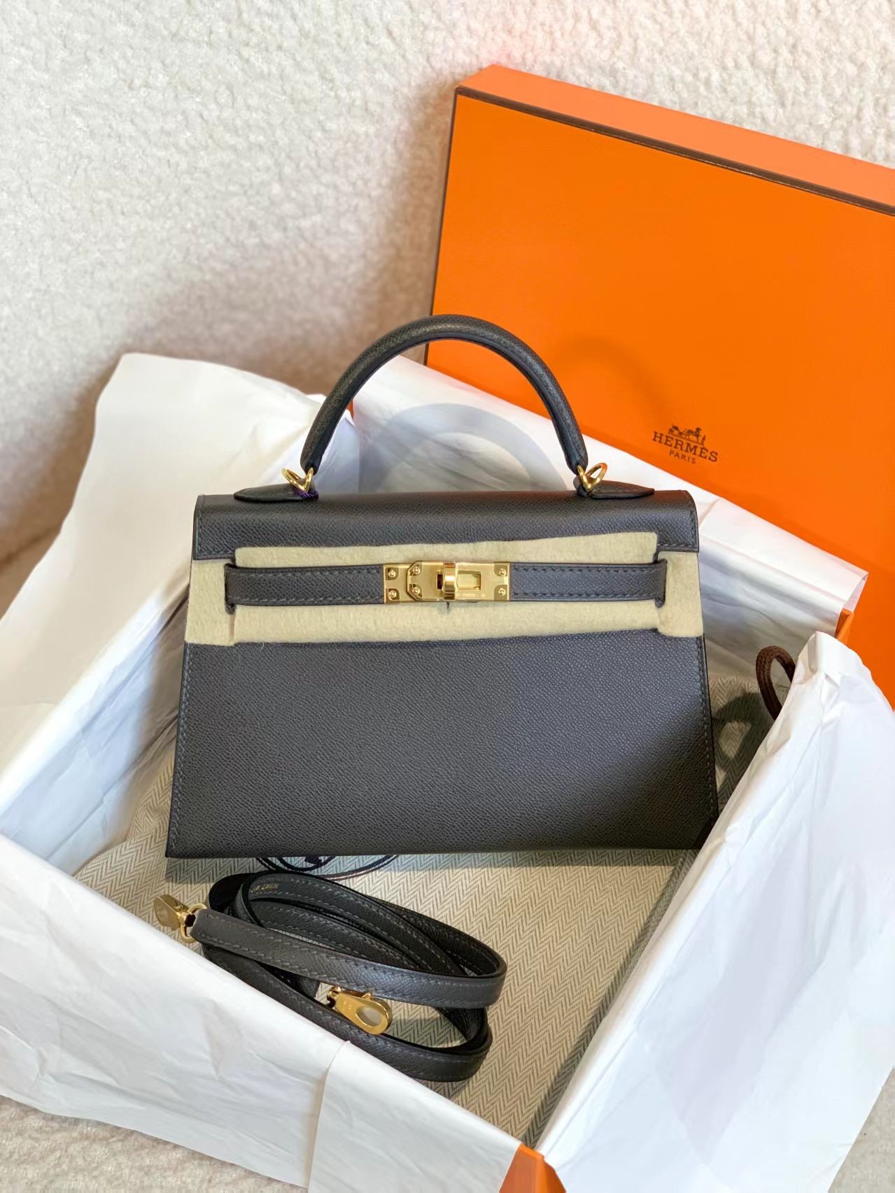 全新未使用 Hermes/爱马仕 壹臻/拆石墨灰金minikelly 36117581