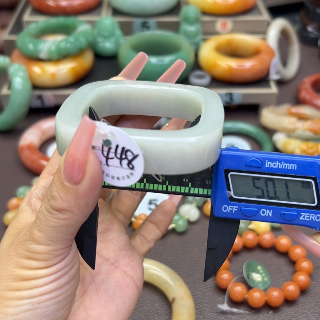 未镶嵌手镯石英岩玉